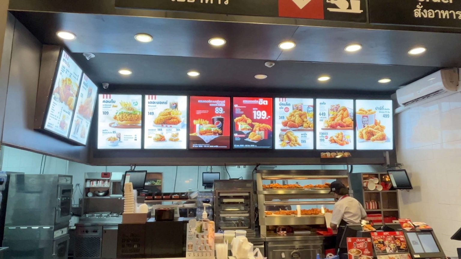 ヘルシーなタイのピーナッツチキンズッキーニヌードルのレシピ